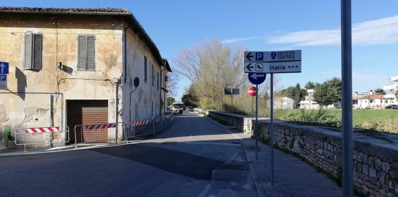 Blu Klein Daire Foligno Dış mekan fotoğraf